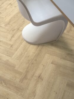 Плитка ПВХ Pergo Vorma pad pro (Ворма с подложкой) V4524-40286 Вековой дуб бежевый — изображение 3