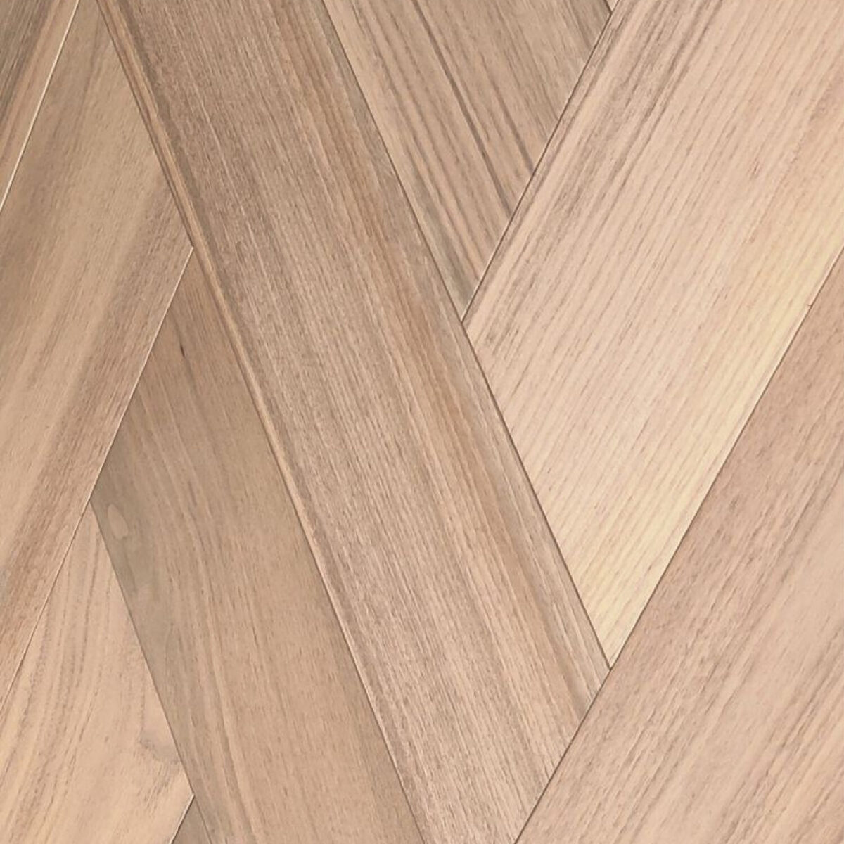 Инженерная доска HM Flooring Орех Американский Селект Summer Diamond (итальянская ёлка) — изображение 1